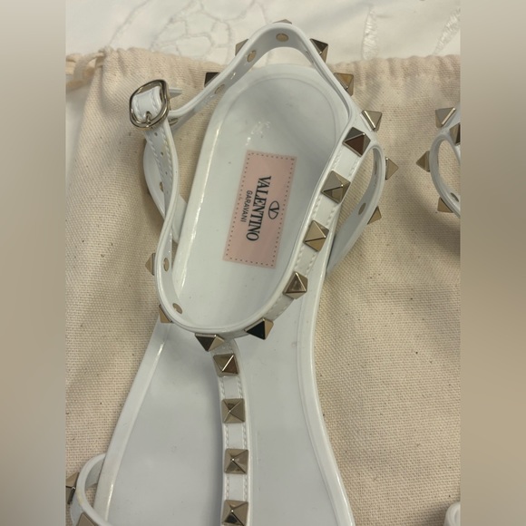 ❤️VALENTINO GARAVANI ROCKSTUD FLAT RUBBER SANDALS❤️ - Picture 6 of 13